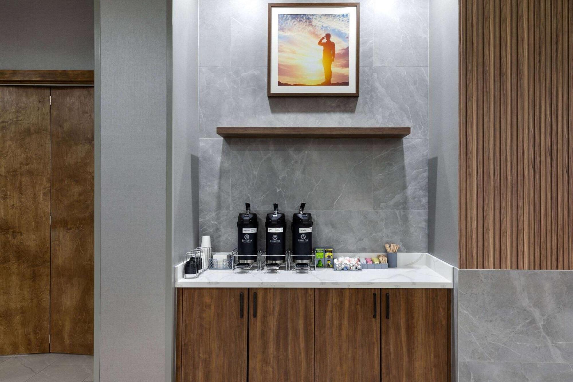 La Quinta Inn & Suites By Wyndham San Antonio At The Rim Экстерьер фото