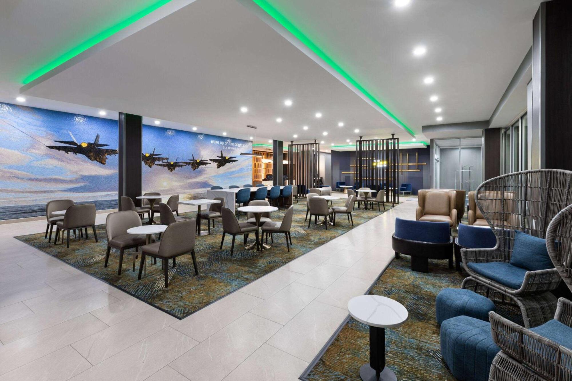 La Quinta Inn & Suites By Wyndham San Antonio At The Rim Экстерьер фото